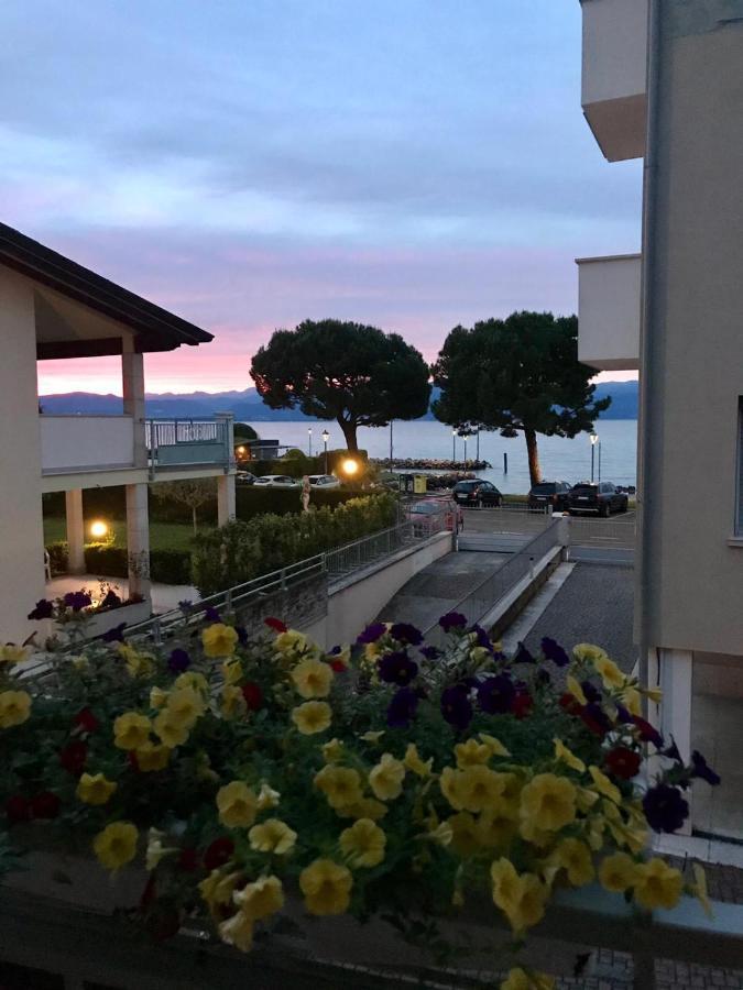 Casa Caterina Lake View Holidays Apartments Peschiera del Garda Exterior foto