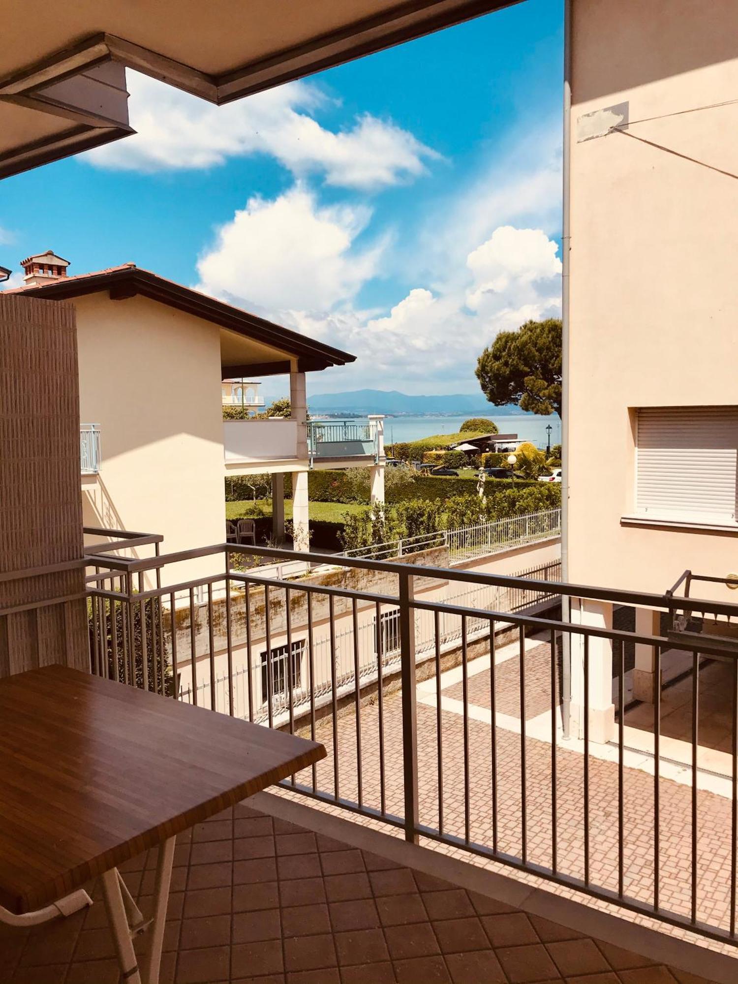 Casa Caterina Lake View Holidays Apartments Peschiera del Garda Zimmer foto