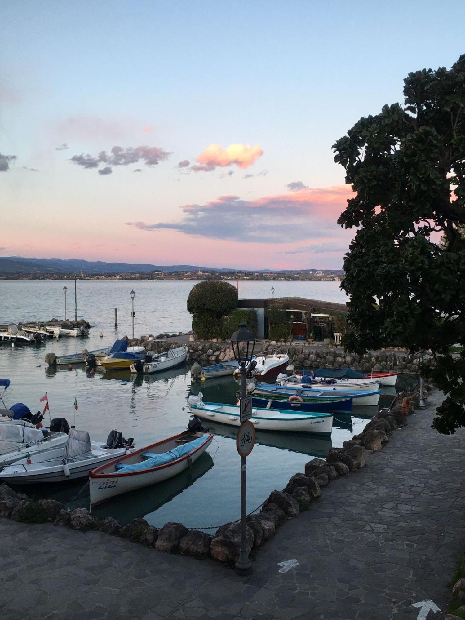 Casa Caterina Lake View Holidays Apartments Peschiera del Garda Exterior foto