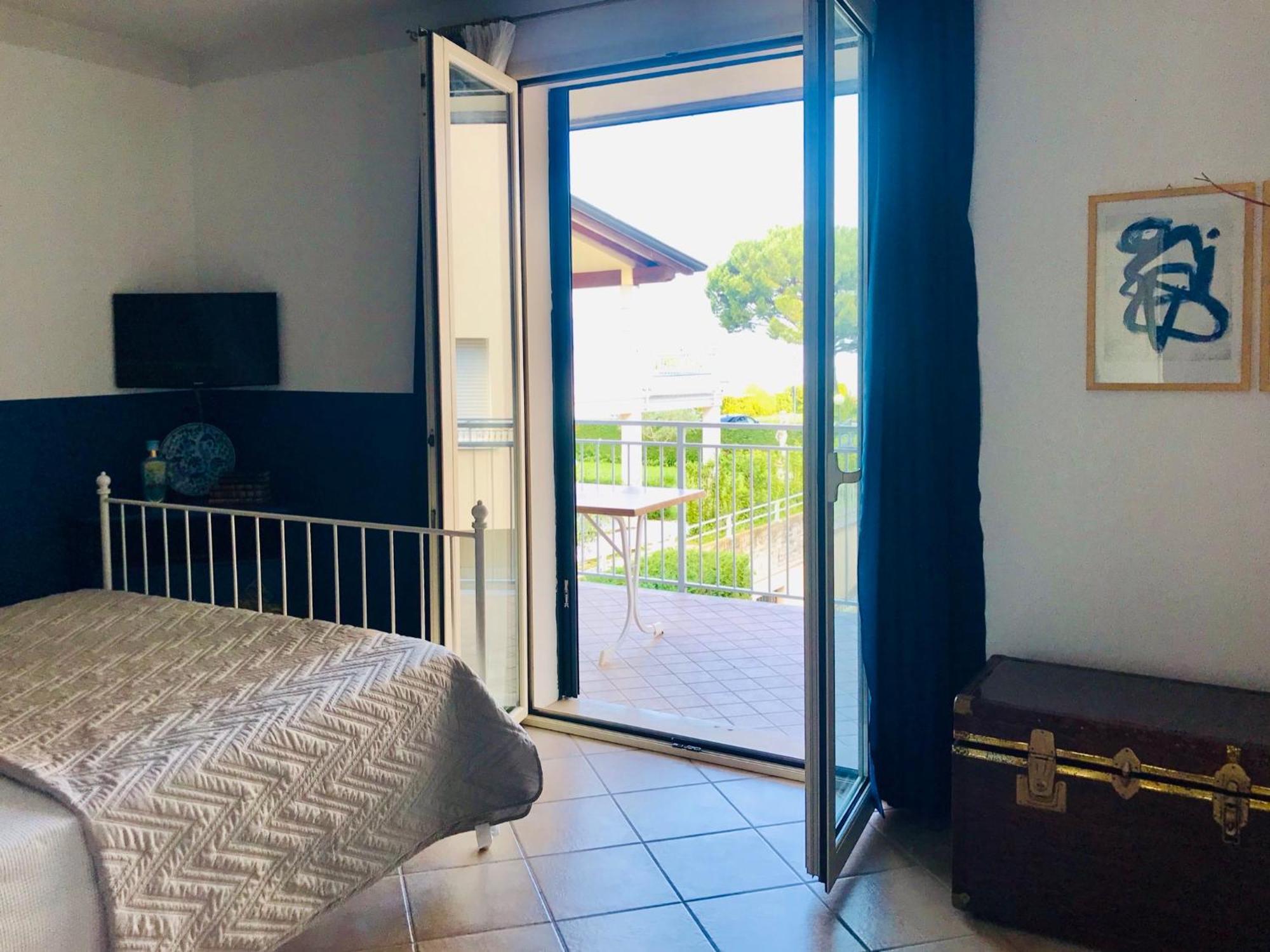 Casa Caterina Lake View Holidays Apartments Peschiera del Garda Zimmer foto